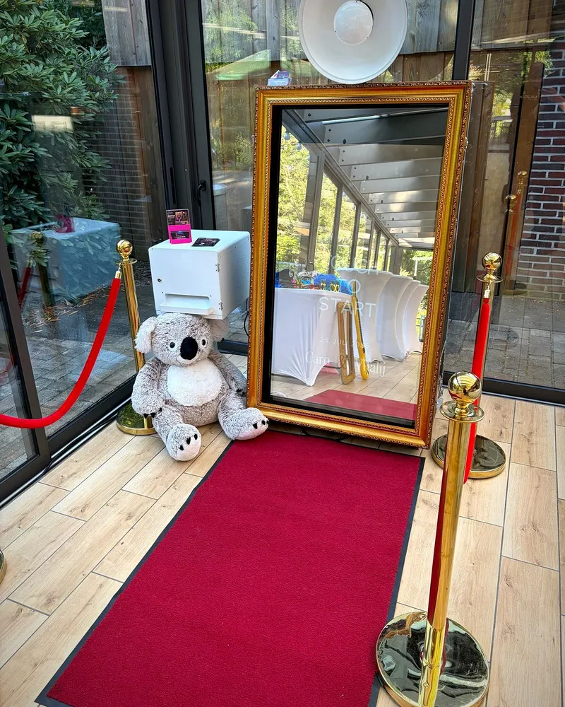 Magic Mirror — interaktiver Foto-Spiegel in Ganzkörpergröße